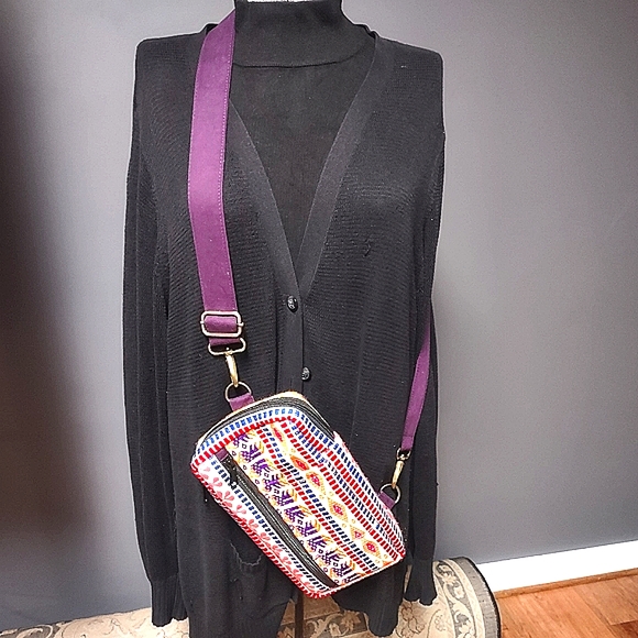 👛❣️ Host Pick👛❣️NWOT Shoulder or cross body bag - Picture 2 of 7